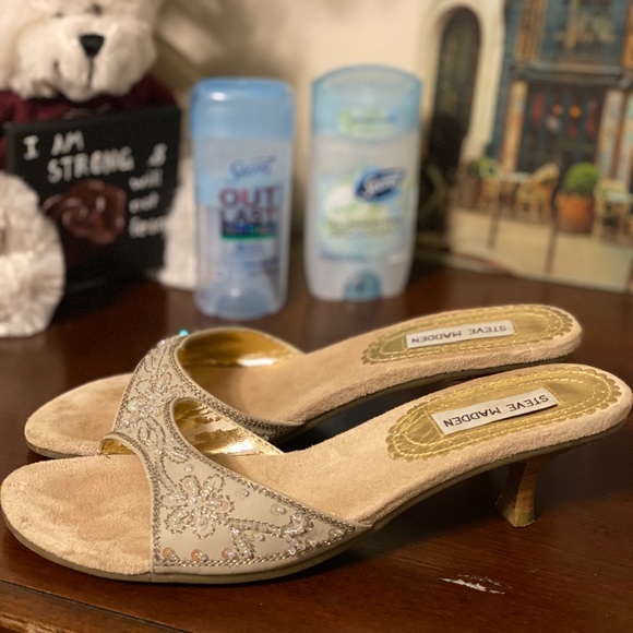 Steve Madden sandals/short heels - Picture 7 of 7